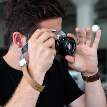 Preview: Peak Design Cuff Ash Handschlaufe (Handgelenkschlaufe) - z.B. für DSLR-Kameras, Systemkameras oder Kompaktkameras