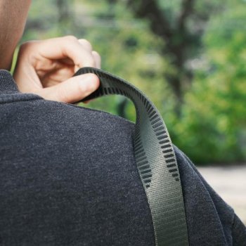 Preview: Peak Design Slide Lite Sage salbeigrün - Kameragurt grün für Einsteiger-DSLRs und größere spiegellose Systemkameras