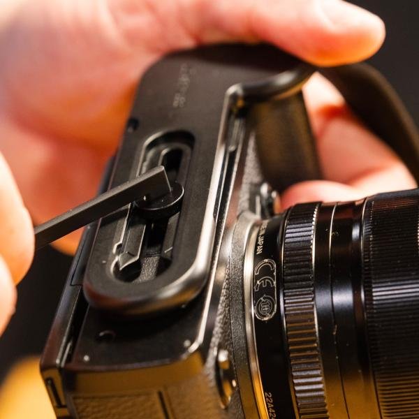 Peak Design Micro Clutch L-Plate - Handschlaufe für Kameras mit Handgriff B-Ware in beschädigter Original-Verpackung