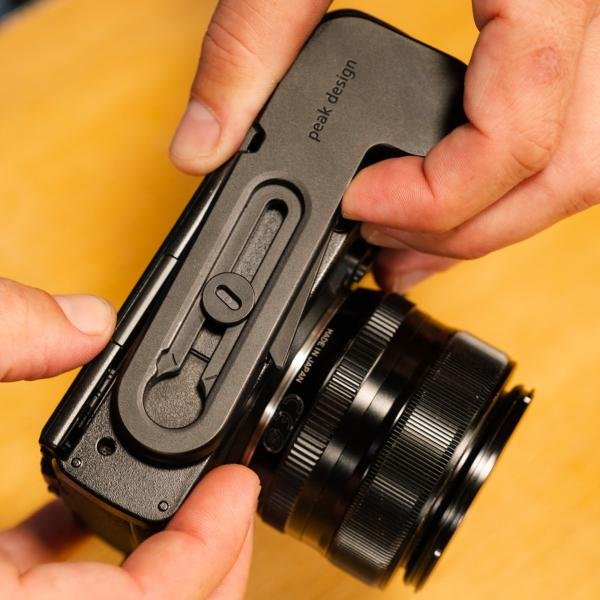 Peak Design Micro Clutch L-Plate - Handschlaufe für Kameras mit Handgriff B-Ware in beschädigter Original-Verpackung